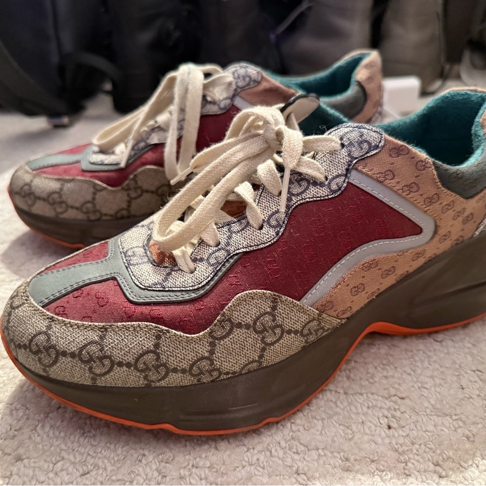 Gucci Rhyton Red and Tan Patterned Sneakers size 7.5 which is us 8.5 - Picture 4 of 9